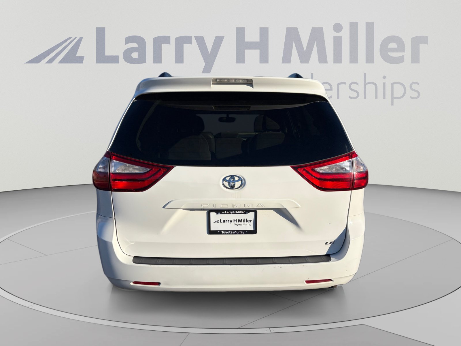 Used 2017 Toyota Sienna LE FWD image 4
