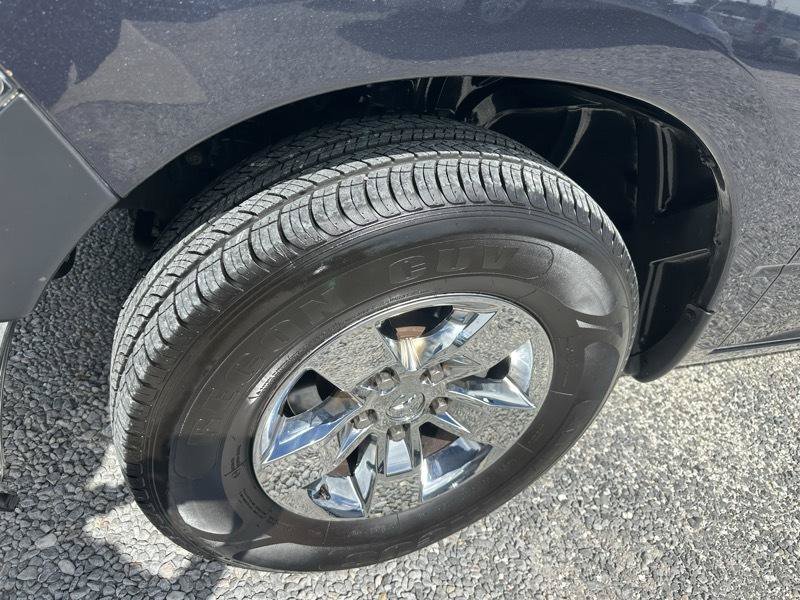 Used 2017 RAM 1500 Tradesman w/ Chrome Appearance Group RWD image 7