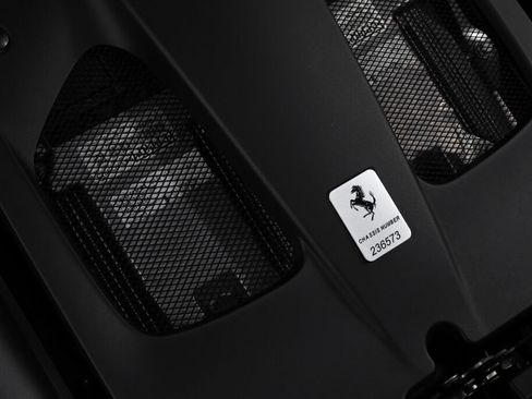 Used 2018 Ferrari 812 Superfast RWD image 33