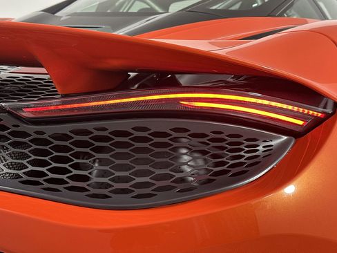 Used 2024 McLaren 750S image 26