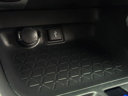 Certified 2020 Toyota RAV4 LE w/ All Weather Liner Package AWD/4WD image 31