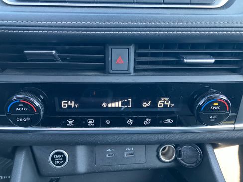 Used 2023 Nissan Rogue SV image 25