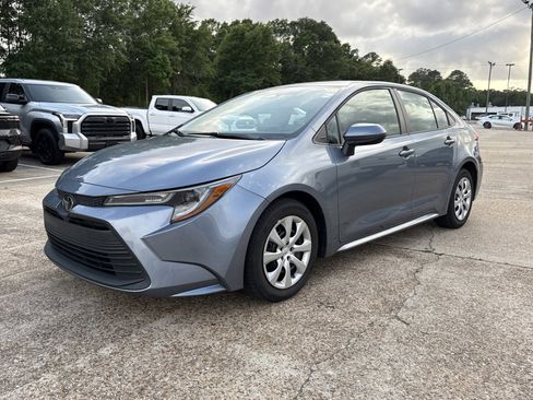 Used 2023 Toyota Corolla LE FWD image 7