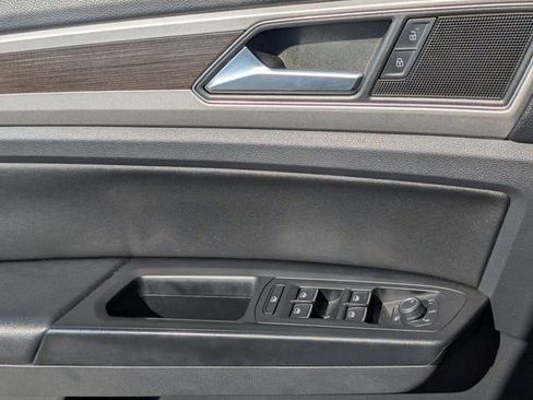Used 2019 Volkswagen Atlas SE FWD image 25