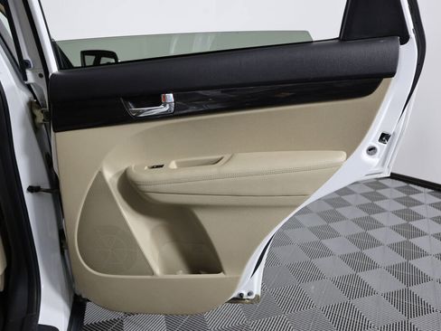 Used 2012 Kia Sorento LX image 21