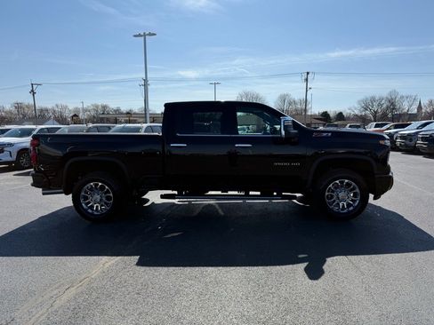 Used 2024 Chevrolet Silverado 3500 LTZ w/ LTZ Plus Package image 6