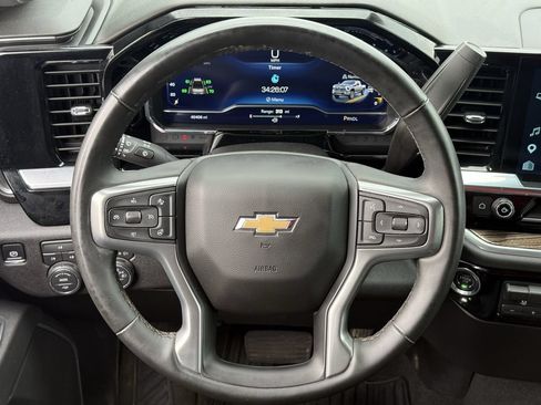 Used 2025 Chevrolet Silverado 2500 LT w/ Convenience Package AWD/4WD image 12