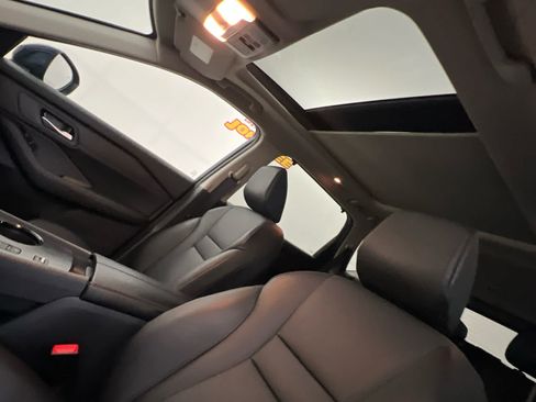 Used 2025 Nissan Rogue SV w/ SV Premium Package FWD image 18