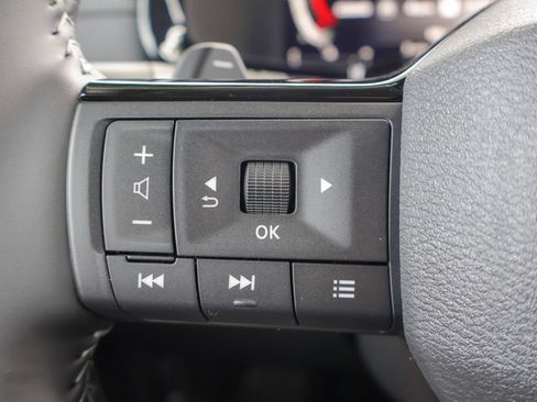 New 2026 Nissan Pathfinder SL FWD image 11