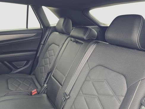 Certified 2025 Volkswagen Atlas Cross Sport SE AWD/4WD image 9