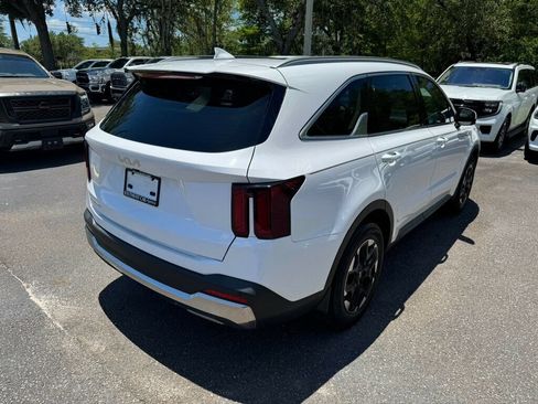 Used 2025 Kia Sorento S w/ Panoramic Sunroof Package FWD image 12