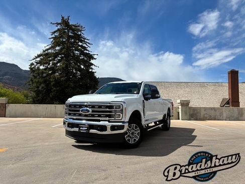 Used 2025 Ford F250 Lariat AWD/4WD image 1