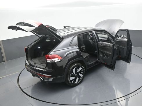 Used 2024 Volkswagen Atlas Cross Sport SE image 67