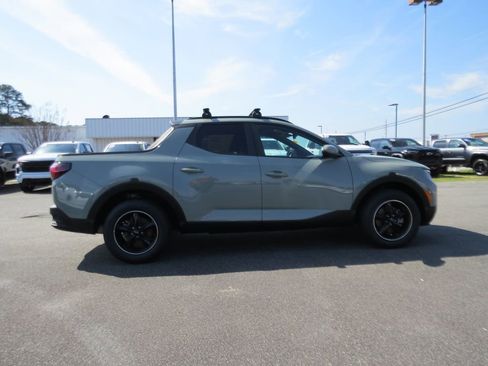 Used 2023 Hyundai Santa Cruz SEL Premium image 9