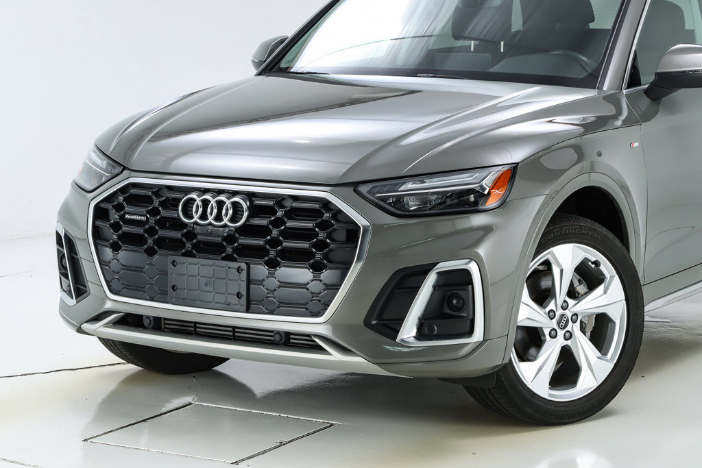 Used 2023 Audi Q5 2.0T Premium Plus w/ Premium Plus Package AWD/4WD image 3