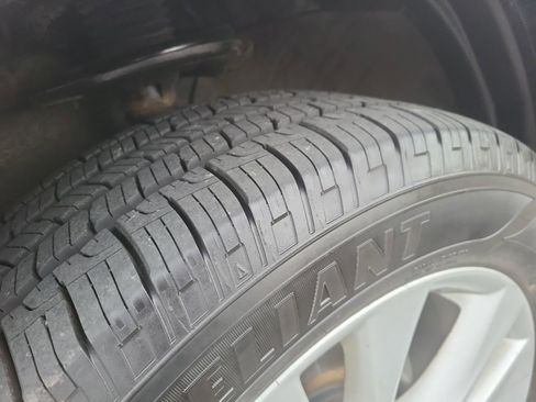 Used 2014 Toyota RAV4 Limited w/ Technology Package image 19