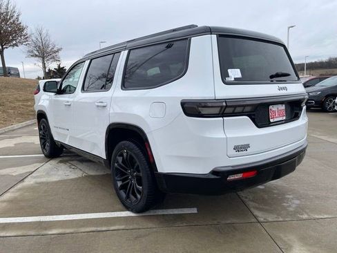 New 2026 Jeep Grand Wagoneer Summit AWD/4WD image 3