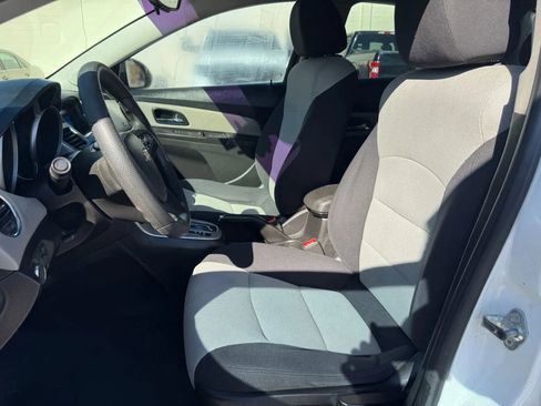Used 2016 Chevrolet Cruze LS image 11