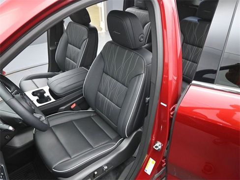 Certified 2026 Buick Enclave Avenir w/ Super Cruise Package image 11