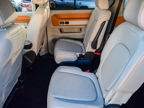 Used 2025 Volkswagen ID. Buzz 1st Edition image 19