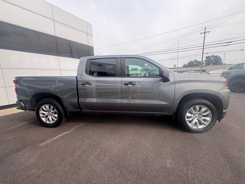 Used 2020 Chevrolet Silverado 1500 Custom w/ Custom Value Package AWD/4WD image 6