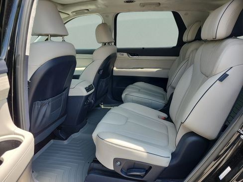 Certified 2023 Hyundai Palisade Calligraphy FWD image 16