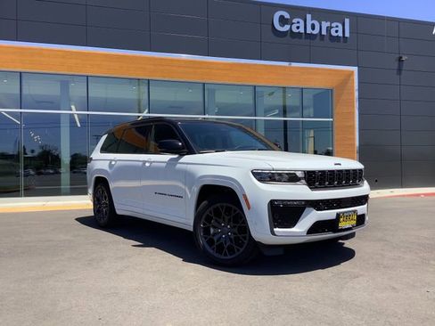 New 2026 Jeep Grand Cherokee L Summit w/ Obsidian Package AWD/4WD image 2