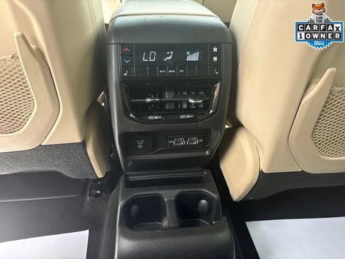 Used 2023 Jeep Grand Cherokee L Limited AWD/4WD image 31