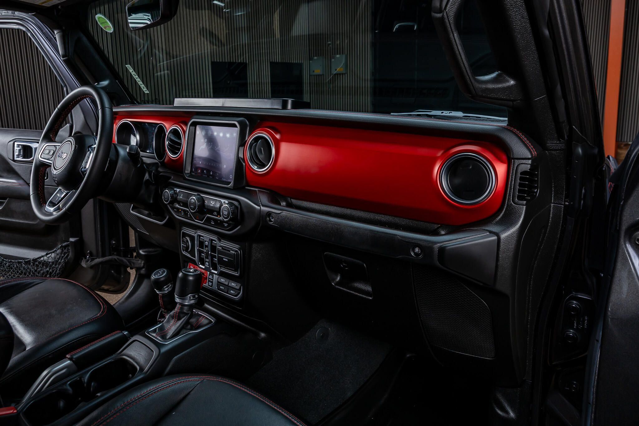 Used 2022 Jeep Gladiator Rubicon w/ LED Lighting Group AWD/4WD image 14