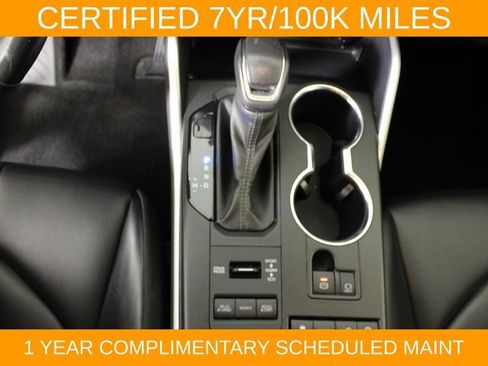 Used 2022 Toyota Highlander XLE AWD/4WD image 28