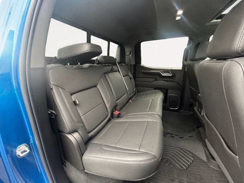 Used 2022 Chevrolet Silverado 1500 LT Trail Boss w/ LT Trail Boss Premium Package AWD/4WD image 11