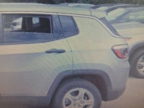 Used 2022 Jeep Compass Sport FWD image 3