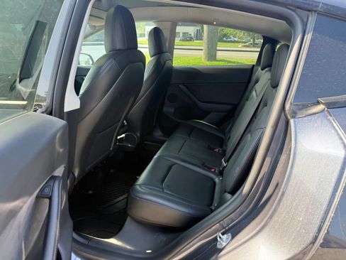 Used 2022 Tesla Model Y Performance AWD/4WD image 5