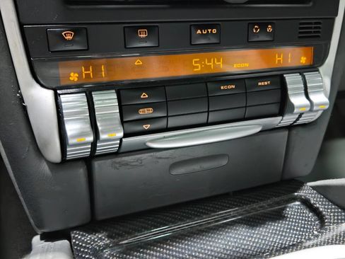 Used 2006 Porsche Cayenne Turbo S image 83