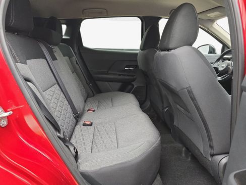 Used 2026 Nissan Kicks SV FWD image 33