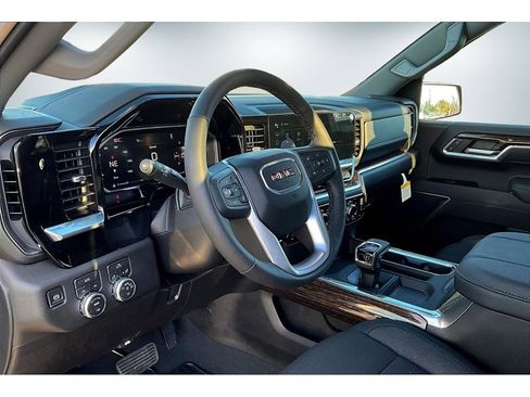 New 2026 GMC Sierra 1500 Elevation image 7