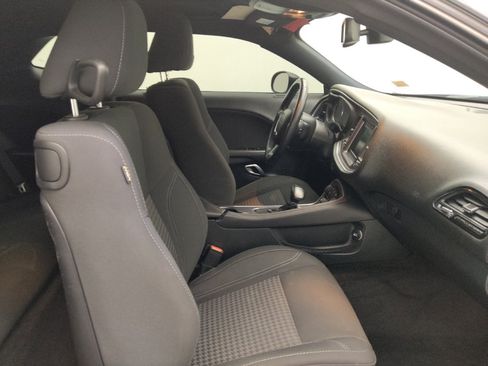 Used 2018 Dodge Challenger SXT RWD image 21