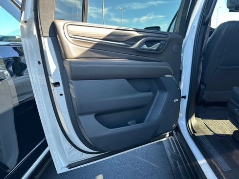 Used 2024 GMC Yukon XL Denali AWD/4WD image 34
