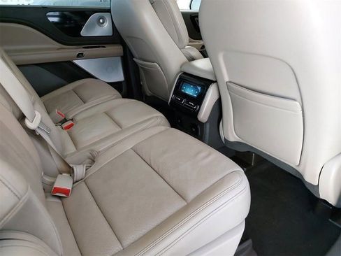 Used 2020 Lincoln Aviator Reserve w/ Equipment Group 202A image 11