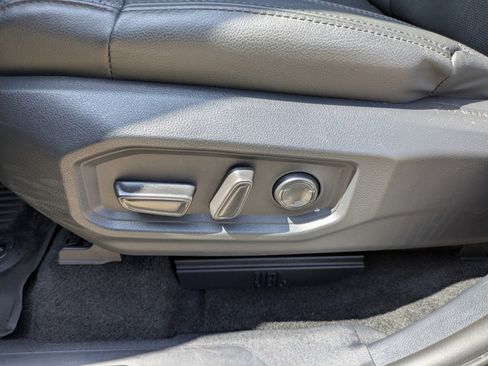 Used 2024 Toyota Tundra Limited image 12