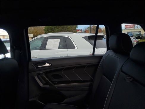 Certified 2024 Volkswagen Tiguan SE R-Line image 10