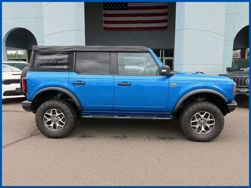 Used 2022 Ford Bronco Badlands image 1