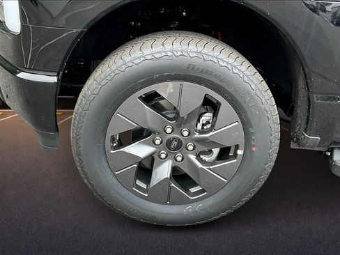 New 2025 Ford F150 Lightning Flash AWD/4WD image 11