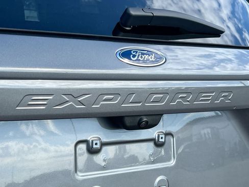 Used 2024 Ford Explorer XLT w/ Equipment Group 202A AWD/4WD image 12