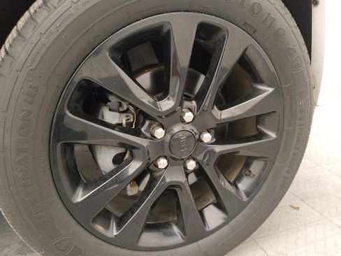 Used 2019 Jeep Grand Cherokee Altitude RWD image 31
