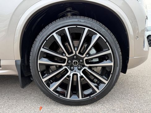 New 2026 Volvo XC90 B6 Ultra w/ Lounge Package image 7