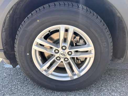 Certified 2022 Ford Explorer XLT w/ Equipment Group 202A AWD/4WD image 46