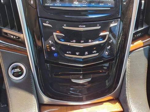 Certified 2018 Cadillac Escalade Premium Luxury image 18