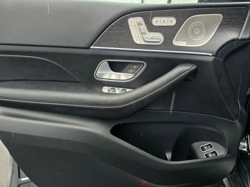 Used 2025 Mercedes-Benz GLE 450e 4MATIC image 35