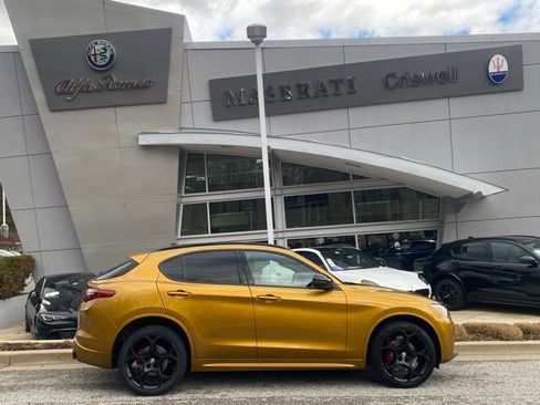 Used 2022 Alfa Romeo Stelvio Veloce image 4